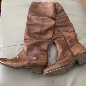 Elegant Tan Leather Heeled Boots